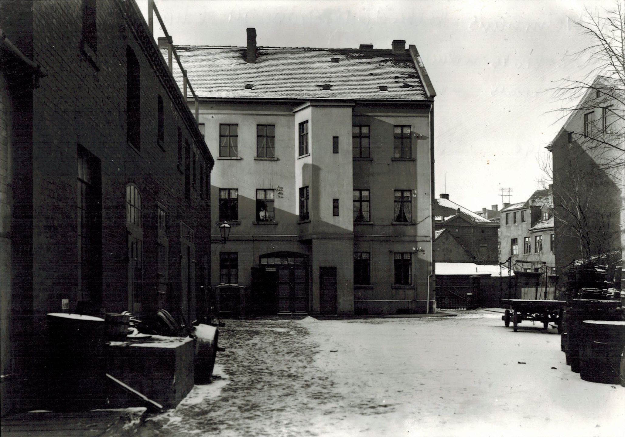 Firma Frisch - Wohnhaus und Hof